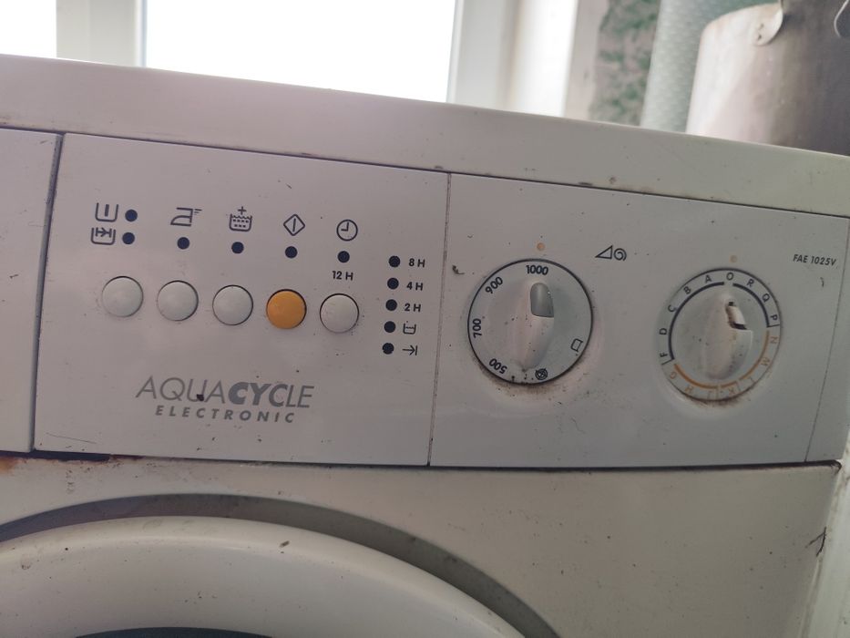 Пральна машинка zanussi