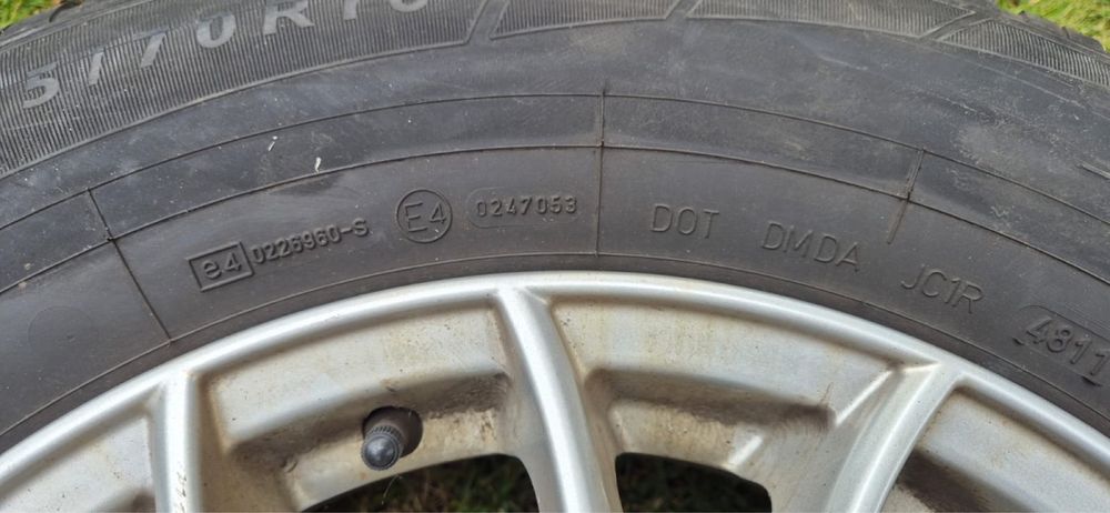 Felgi aluminiowe 4 sztuki, opony DUNLOP 215/70R16 w gratisie