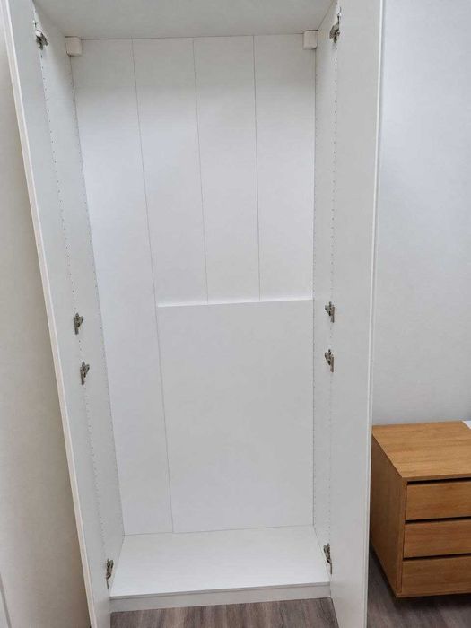 • Armário para documentos/roupa IKEA