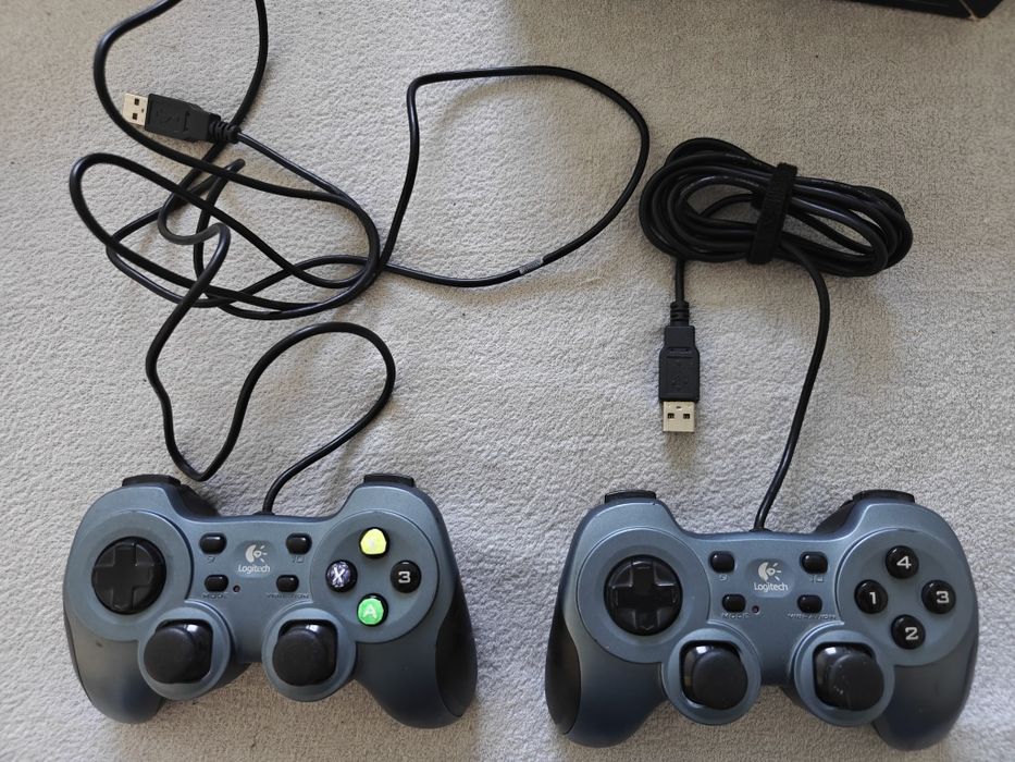 2 pady Logitech Rumblepad 2, kablowe USB