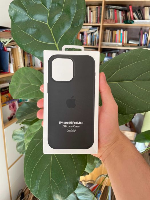 Silikonowe etui MagSafe do iPhone 15 Pro Max Czarne