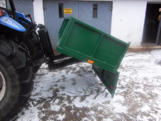 skrzynia transportowa z wywrotem mechanicznym