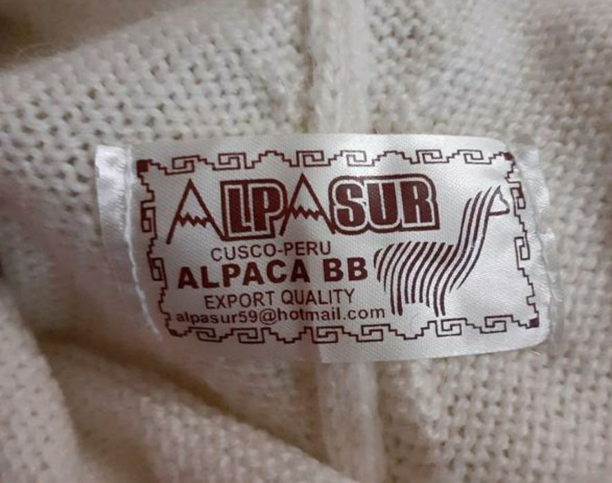 Красивое теплое шерстяное пончо из альпаки