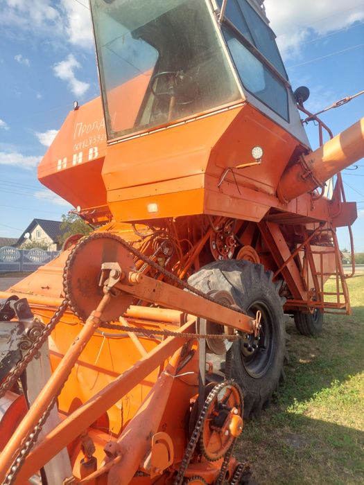 Продам зерновий комбайн Нива с-к5м1 .