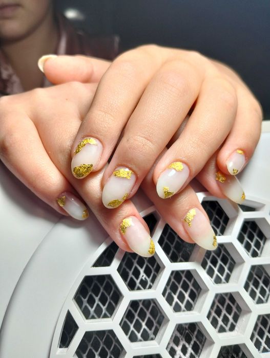 Мастер маникюра и педикюра