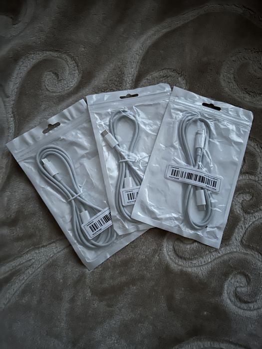 Шнурок до айфон 15