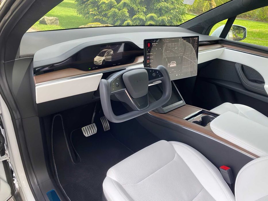 Tesla Model X      2022