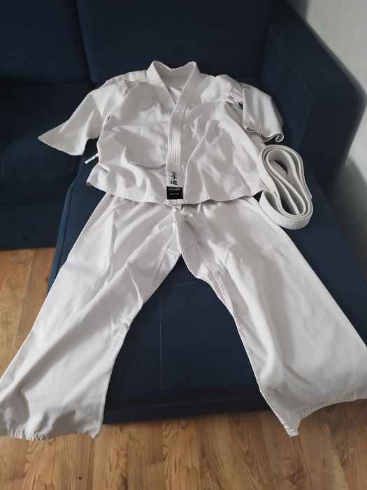 Kimono, karate 160 cm plus pas.