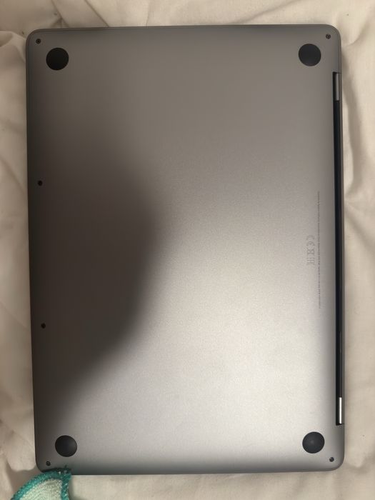 MacBook Pro 13” M2 2022 Impecável | Bateria 100% | Caixa