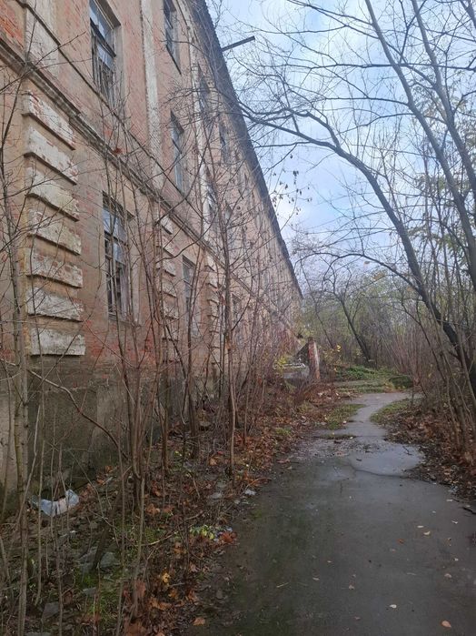 Продається майновий комплекс  м.Коростень  вул.Сосновського  62-А