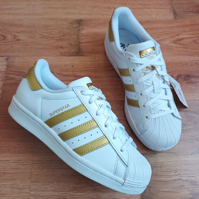 нові оригінальні Adidas superstar р36 довжина устілки по факту 22.5см