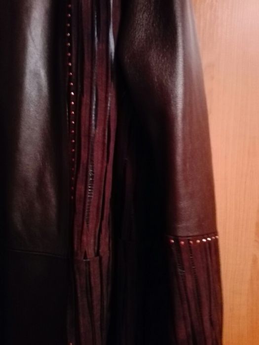 Продам кожаное пальто.