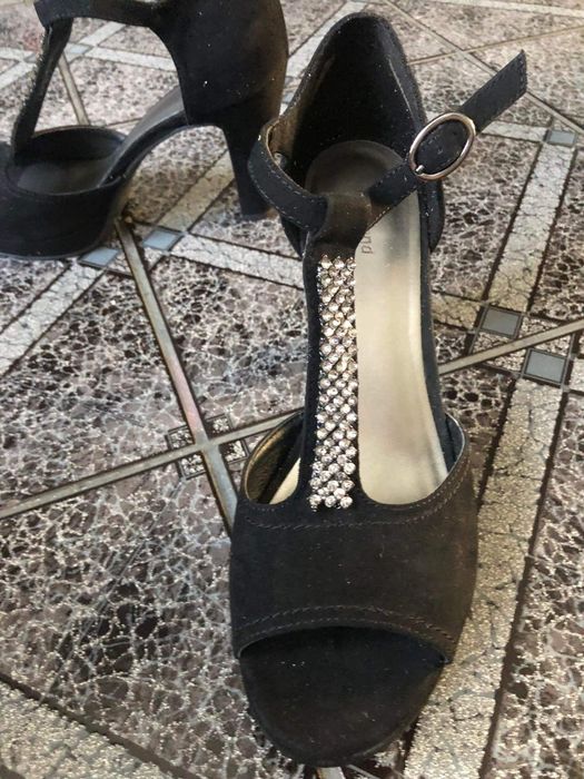 Eleganckie buty na obcasie