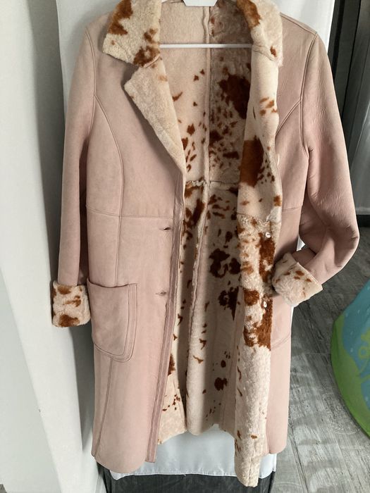 Pudrowy róż różowy plaszcz kożuch M krowa łaty vintage