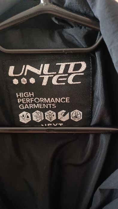 Демісезонна / вітровка