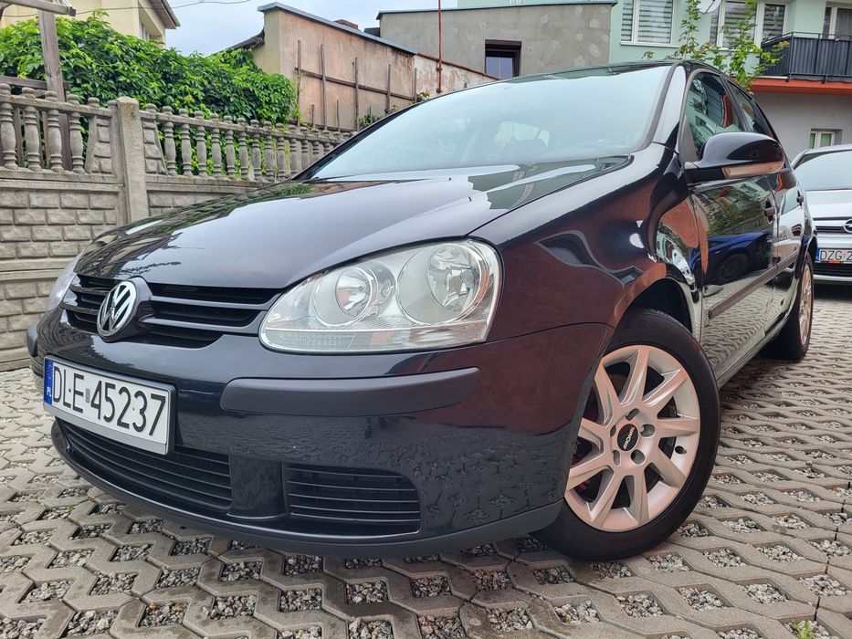 Volkswagen Golf V 1.6 MPI 102KM