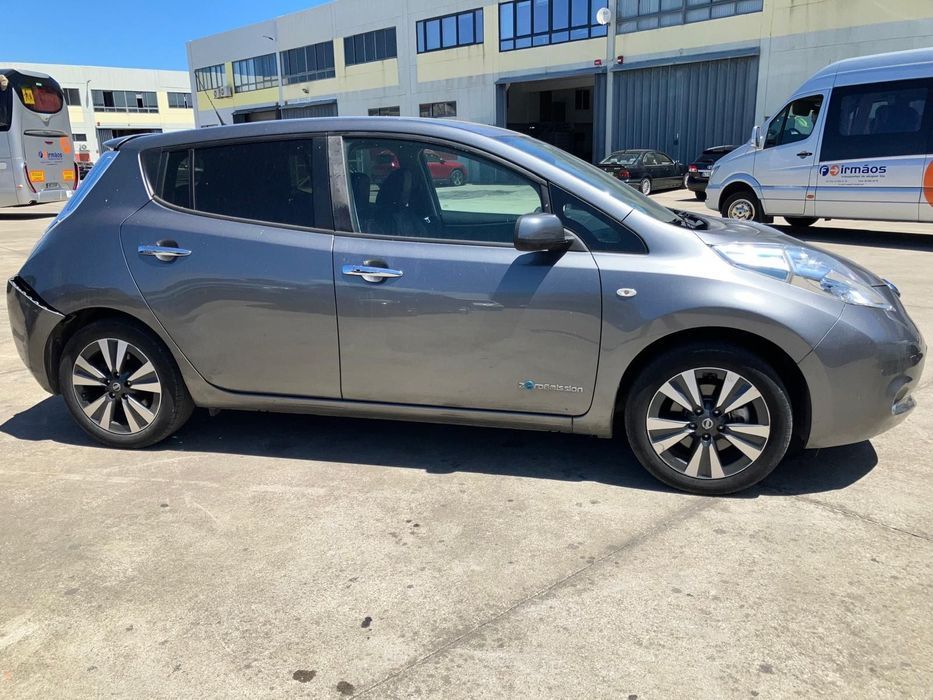 Nissan Leaf para peças