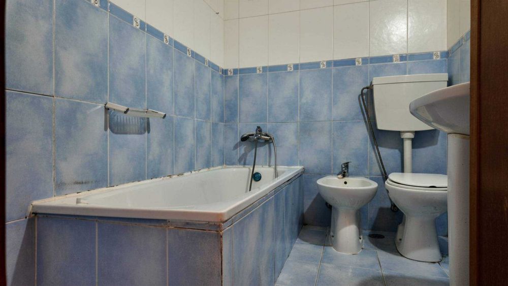 T3 para Remodelar | Excelente Potencial | Póvoa de Santo Adrião e Olival Basto