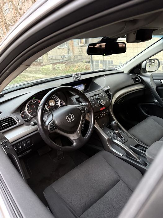 Honda accord 8 2.0 автомат 2010 г.