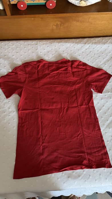 T-shirt Nike com ténis