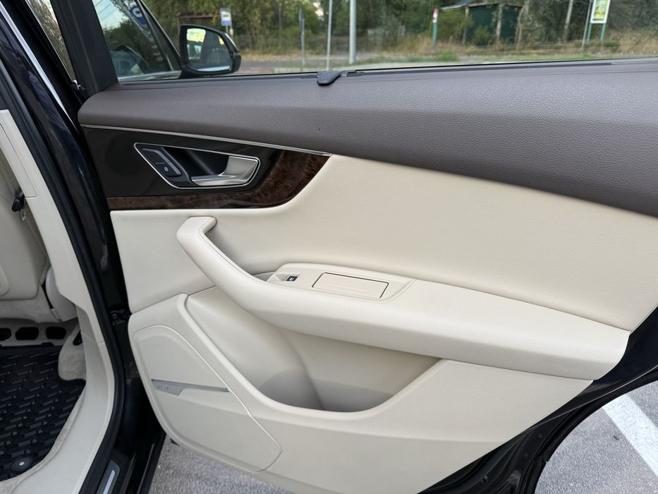 Ауді Q7 premium+, 2018 року