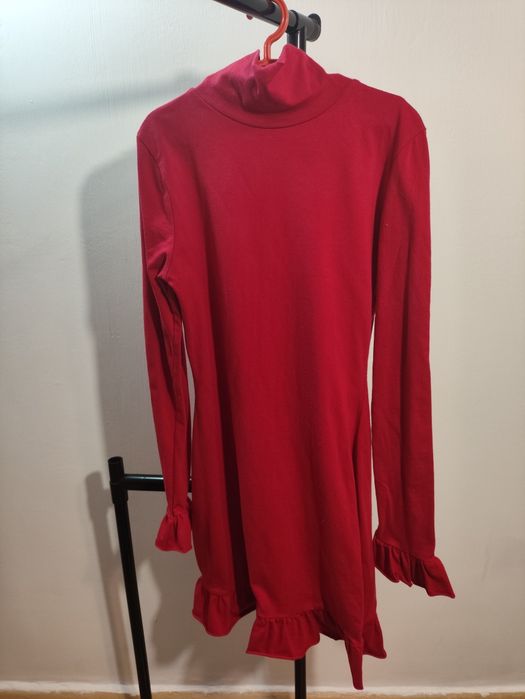 платье красное теплое