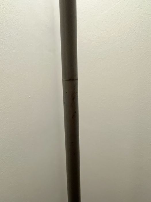 Candeeiro de pé alto