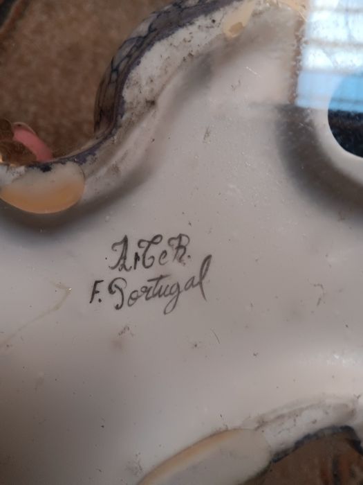 Vendo esta peça lindissima