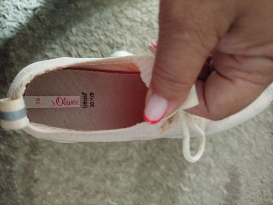 Buty sportowe damskie Oliver rozmiar 39 stan bardzo dobry