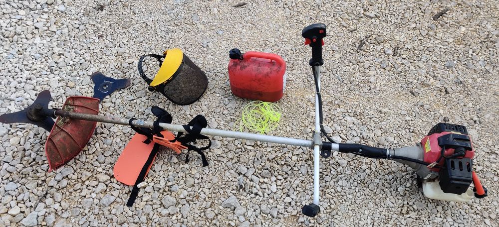 Roçadeira a gasolina + equipamentos