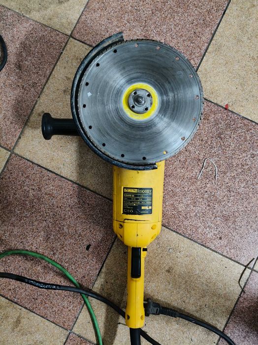 DeWalt szlifierka kątowa 230mm d28490