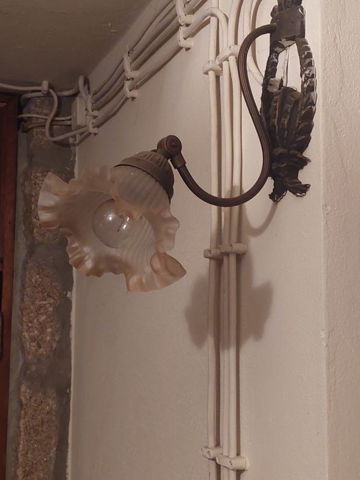 Candeeiro de parede em ferro