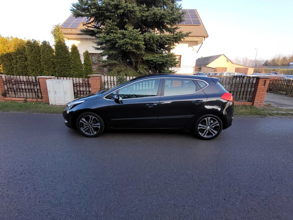 Kia ceed 1.6 b 135 KM Alu Klimatron Navi Kamera Led Serwis !!