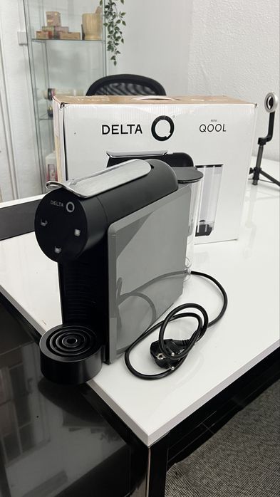 Maquina cafe delta como nova com caixa