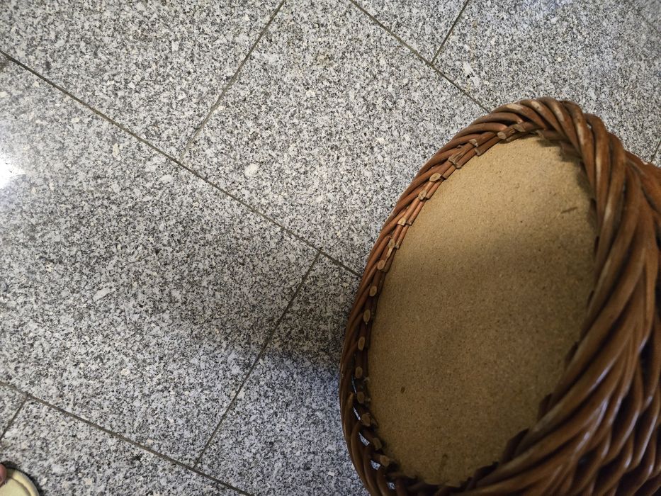 Cesto em verga como novo