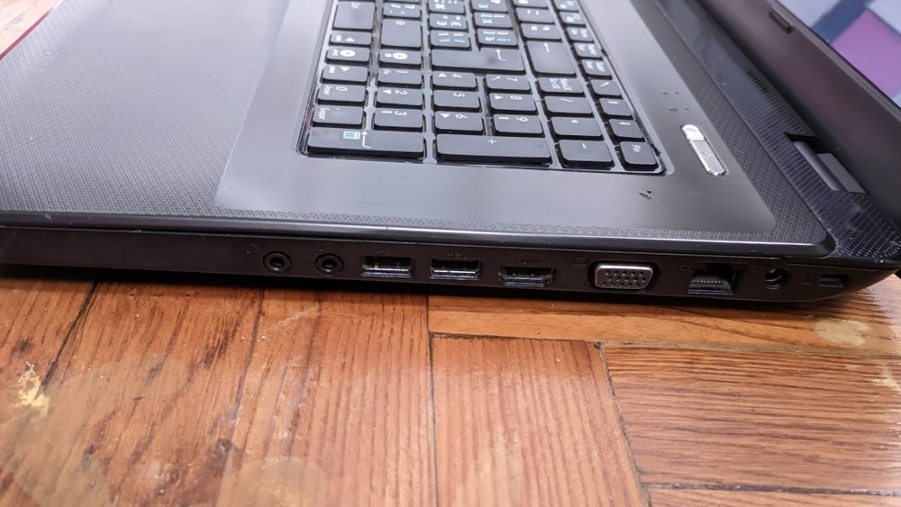 Ноутбук ASUS X72j, 17,3", SSD 120Gb, HDD 1Tb, 8Gb