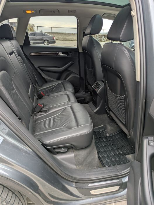 Продаю Audi Q5 2012 2.0 бензин