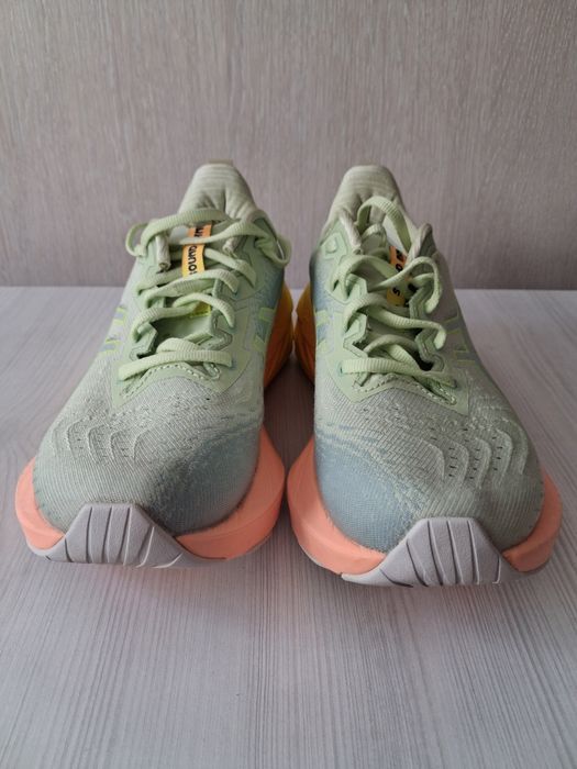 Кросівки бігові ASICS Novablast 4 Paris