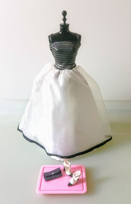 Barbie Fashion Avenue Film Noir 2001.