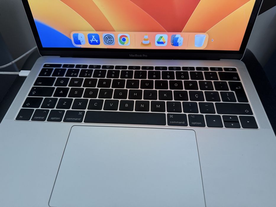 MacBook Pro 2017 8Gb RAM509832930348257284