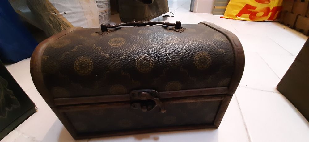 Caixa em madeira rústicas