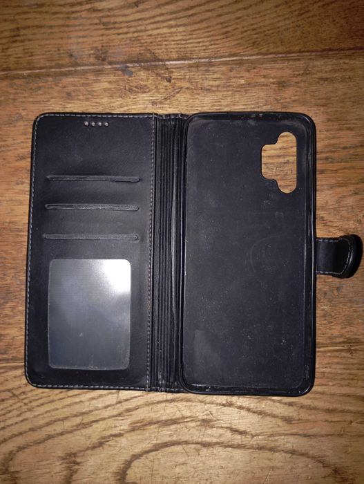 Etui do telefonu czarne stan idealny