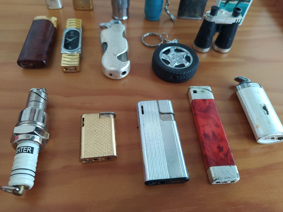 28 esqueiros de coleção