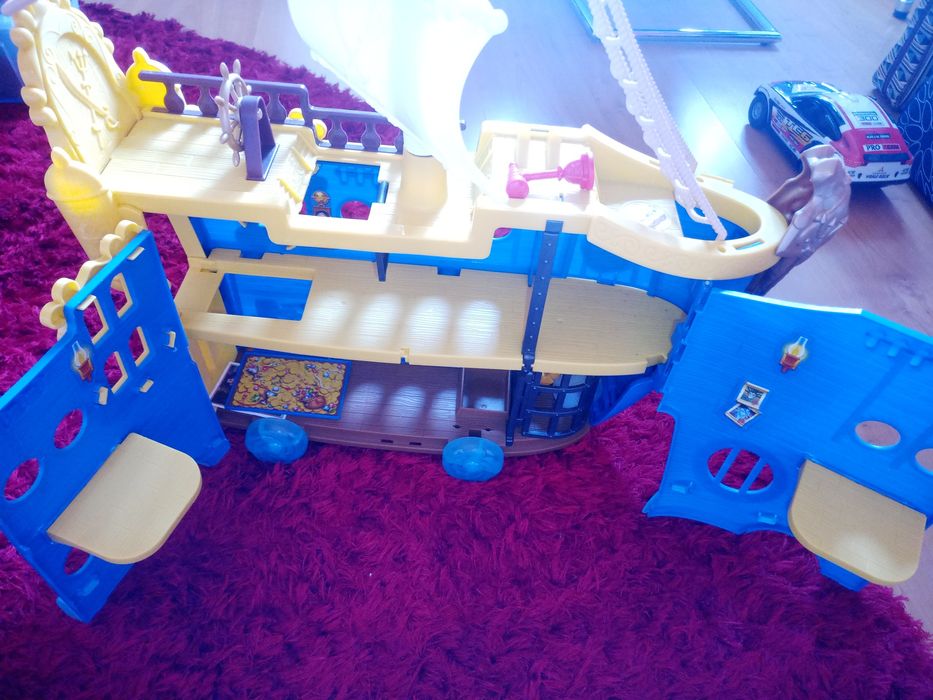 Barco Pirata  com acessórios