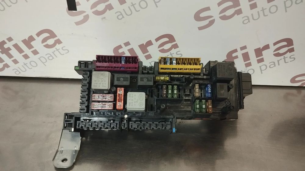 CAIXA DE FUSIVEIS MERCEDES CLASSE C W204 S204 REF. 168298 1670660
