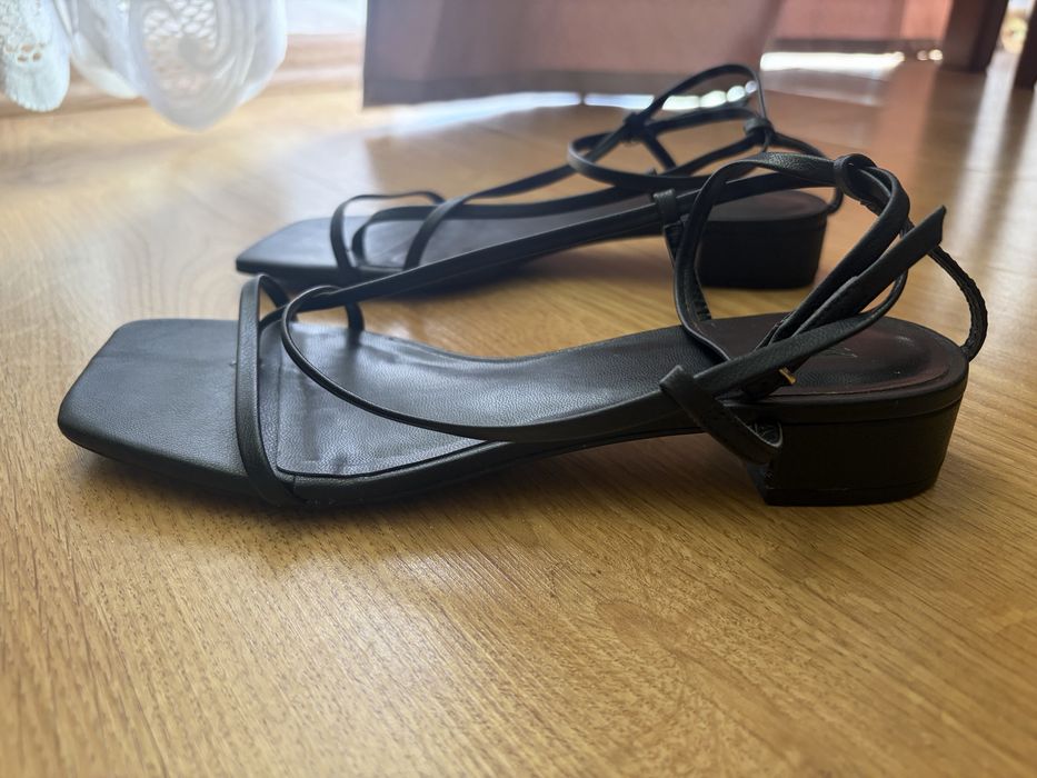 Czarne sandalki