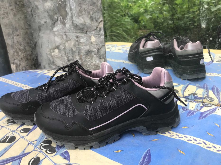 трекінгові  кросівки ADIDAS розмір 40 по устілці 25-25.5см