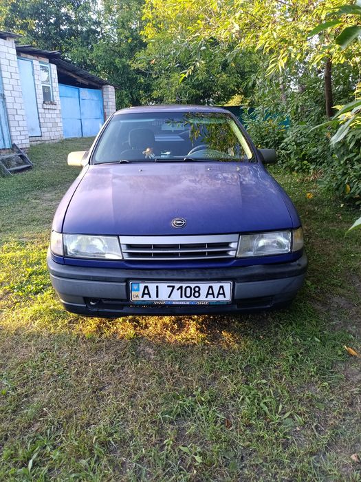 Opel Vectra A 1,6 моноінжектор