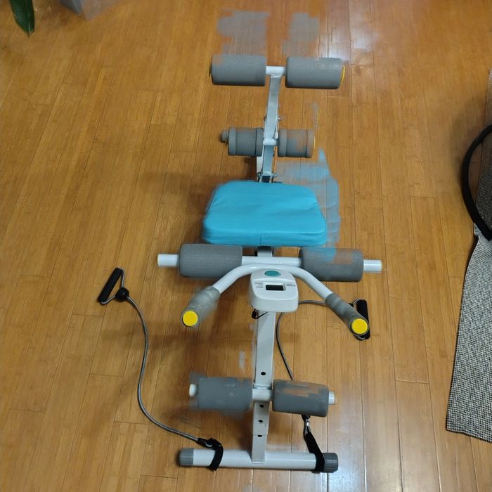 Ławeczka wielofunkcyjna do ćwiczeń prawie nowa użyta może 5 razy