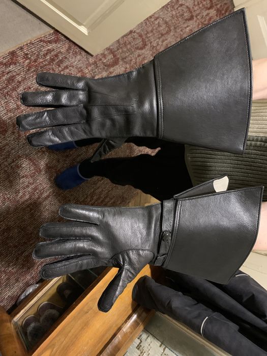 Женские кожаные перчатки длинные